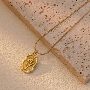 Gold plated  Rose charm Pendant Necklace